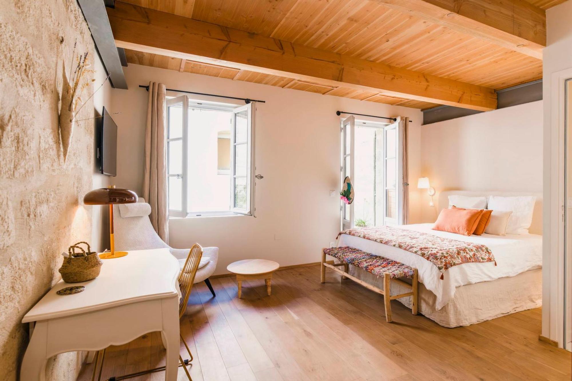 Le Petit Avignon - Chambres & Appartement A Deux Pas Du Pont D'Avignon Et Du Palais Des Papes Esterno foto