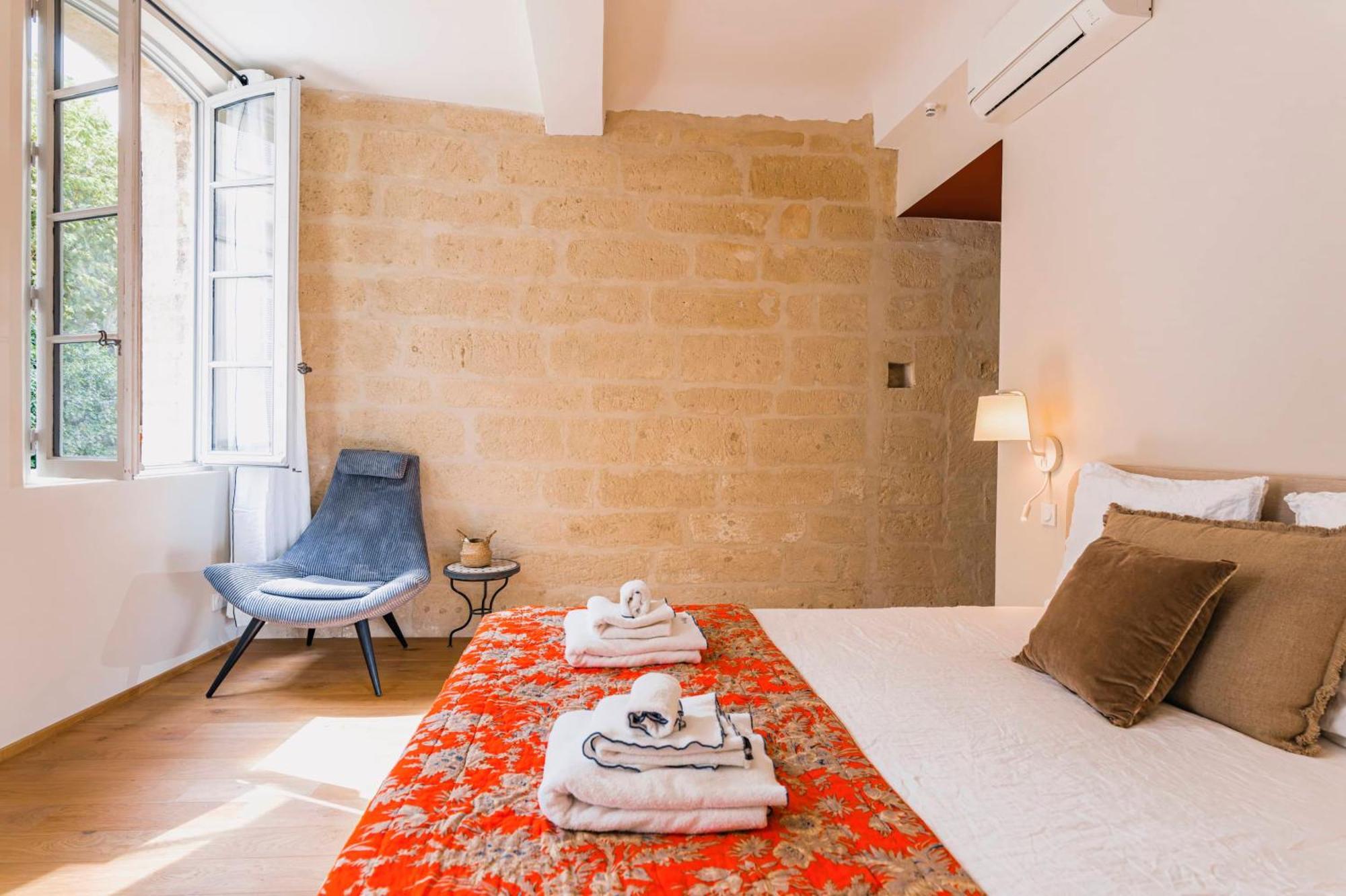 Le Petit Avignon - Chambres & Appartement A Deux Pas Du Pont D'Avignon Et Du Palais Des Papes Esterno foto